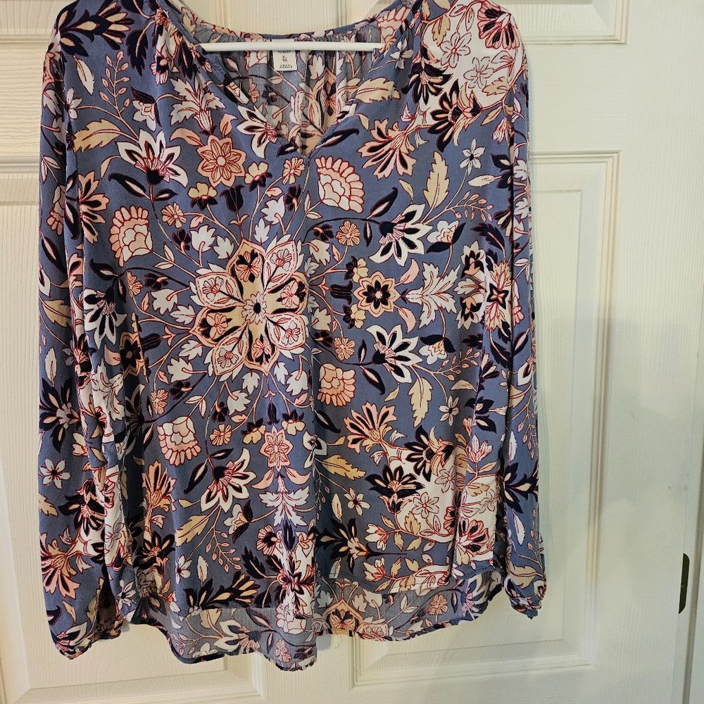 Ladies Old Navy floral top sz XL